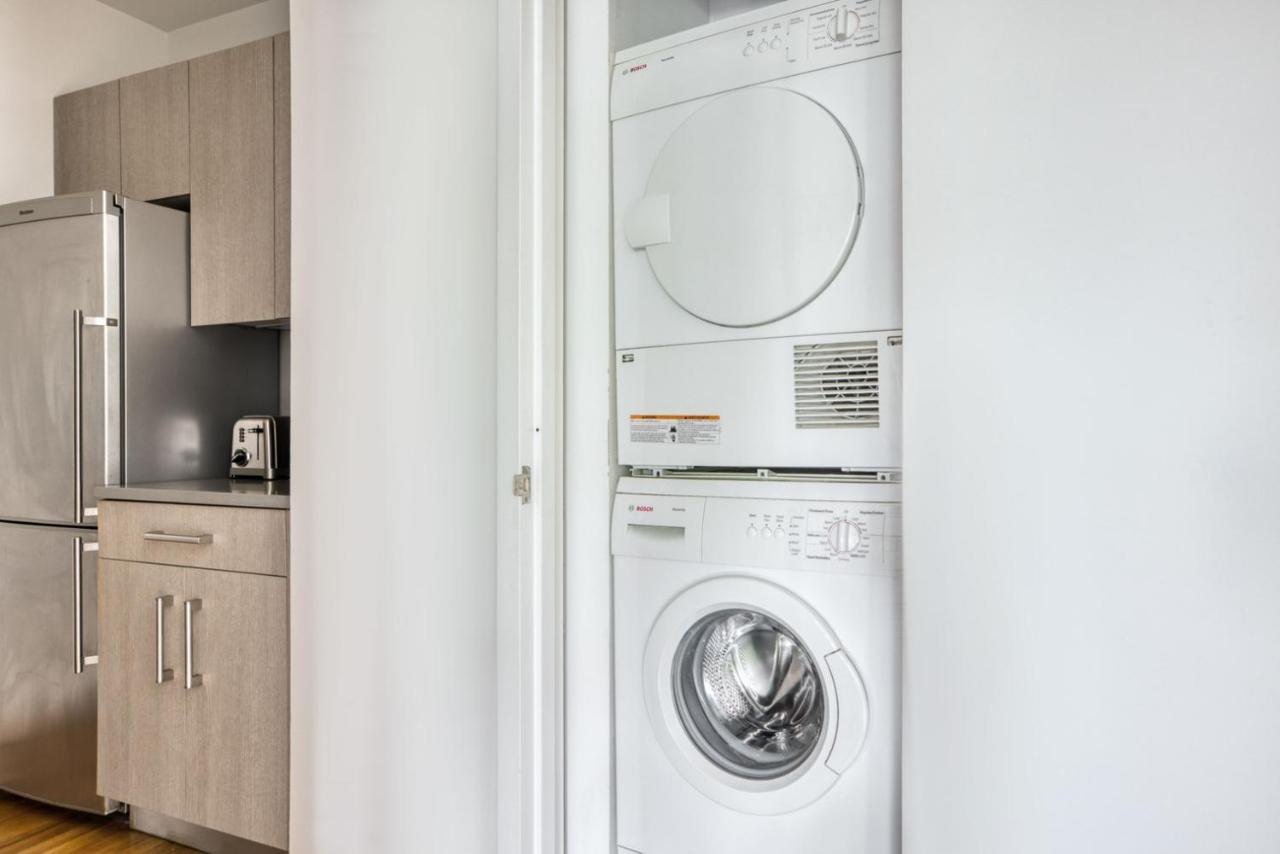 Central Chelsea 1br W Gym Balcony Doorman Nyc-33