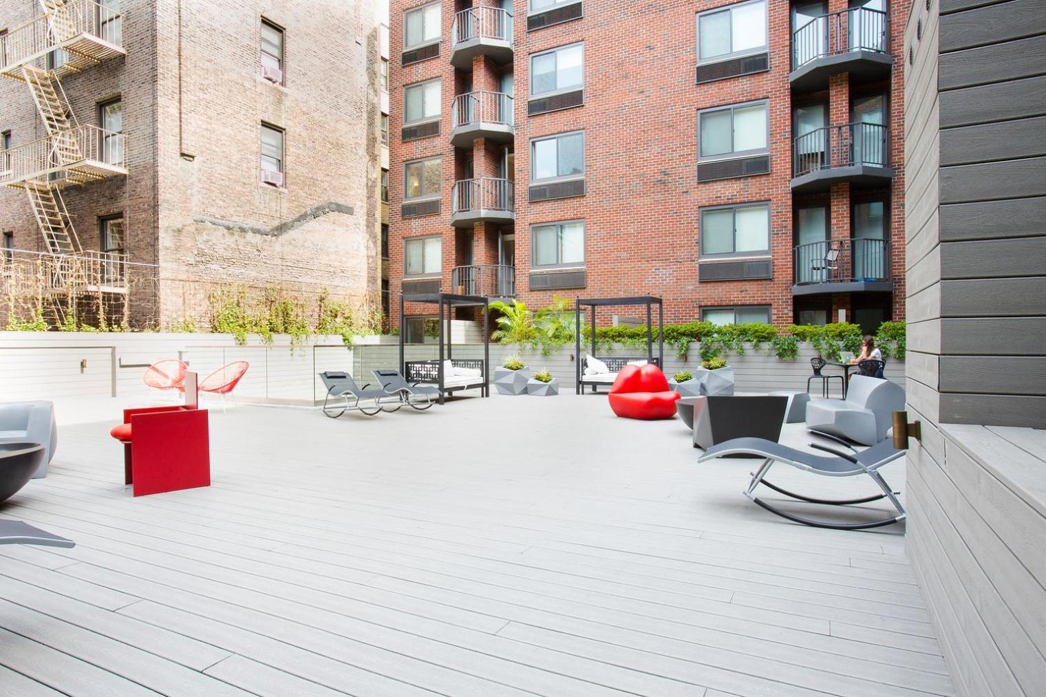 Central Chelsea 1br W Gym Balcony Doorman Nyc-33